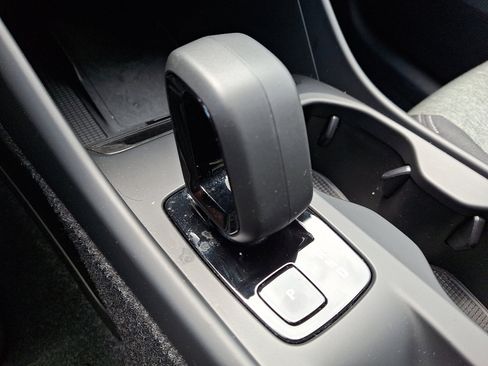 Certified 2025 Volvo XC40 B5 Core image 15