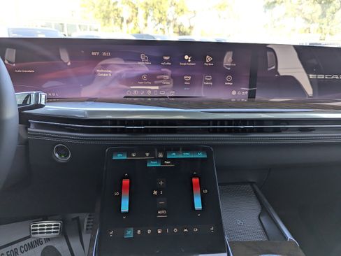 New 2025 Cadillac Escalade Sport Platinum w/ LPO, ONYX Package image 29