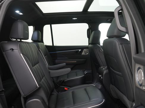 Used 2025 Buick Enclave Avenir w/ Super Cruise Package image 13