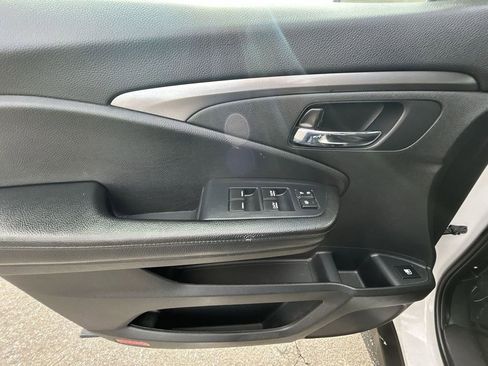 Used 2022 Honda Pilot Sport image 13