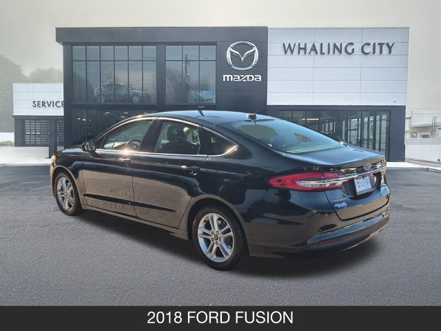 Used 2018 Ford Fusion SE w/ Fusion SE Technology Package FWD image 6