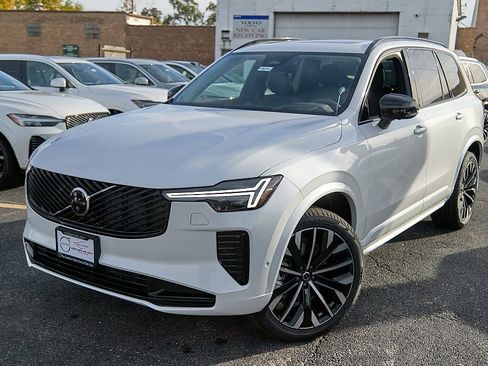 New 2026 Volvo XC90 B6 Ultra w/ Lounge Package image 2