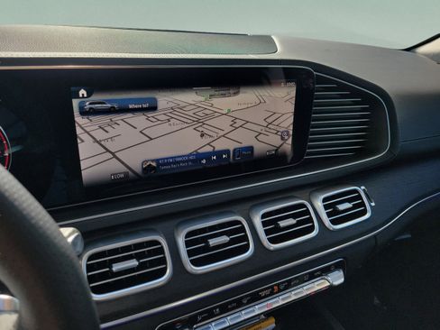 Used 2026 Mercedes-Benz GLS 450 4MATIC image 25