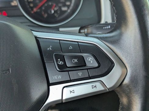 Used 2020 Volkswagen Atlas Cross Sport SE w/ Panoramic Sunroof Package image 27