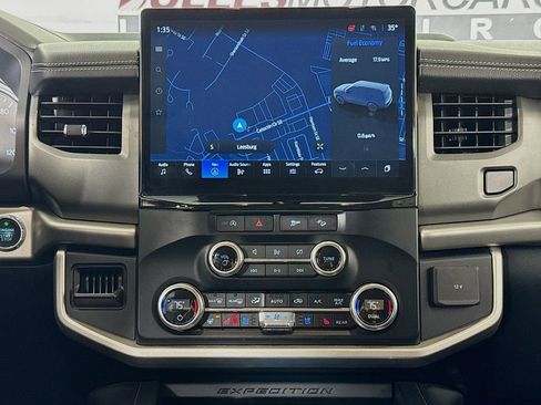 Used 2024 Ford Expedition XLT image 13