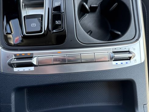 Certified 2025 Kia Carnival SX FWD image 29