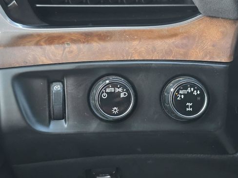 Used 2019 Cadillac Escalade Premium Luxury image 12