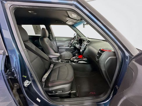 Used 2018 Kia Soul + image 32