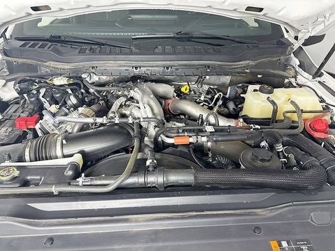 Used 2024 Ford F450 Platinum w/ FX4 Off-Road Package image 31