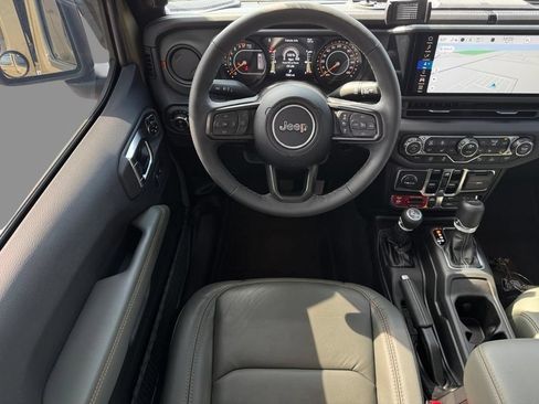 Used 2025 Jeep Gladiator Mojave w/ Safety Group AWD/4WD image 12