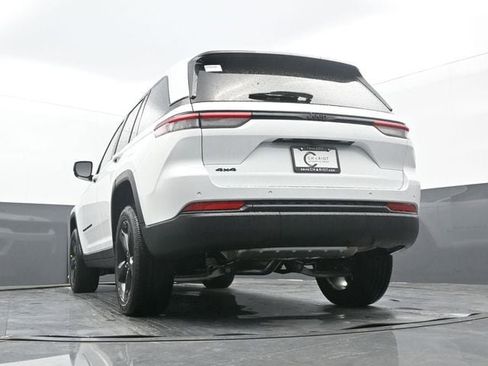 New 2025 Jeep Grand Cherokee Altitude AWD/4WD image 57