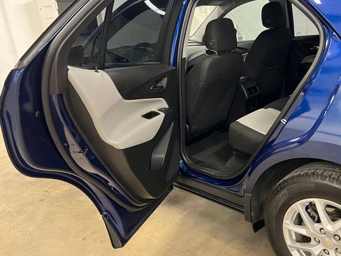 Used 2023 Chevrolet Equinox LS FWD image 23