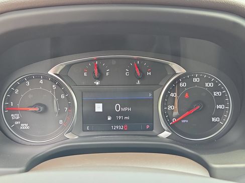 Used 2023 GMC Acadia SLT FWD image 32