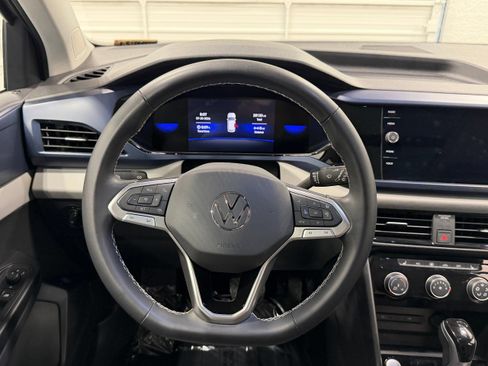 Used 2023 Volkswagen Taos SE w/ Panoramic Sunroof Package FWD image 34