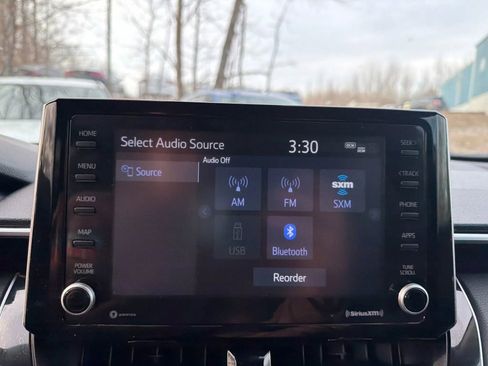 Used 2022 Toyota Corolla Cross XLE image 43