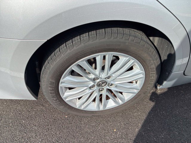 Used 2013 Lexus ES 350 w/ Luxury Pkg FWD image 9