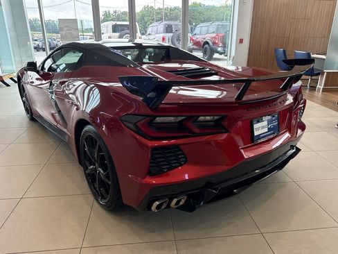 Used 2022 Chevrolet Corvette Stingray Premium Conv w/ Z51 Performance Package RWD image 5