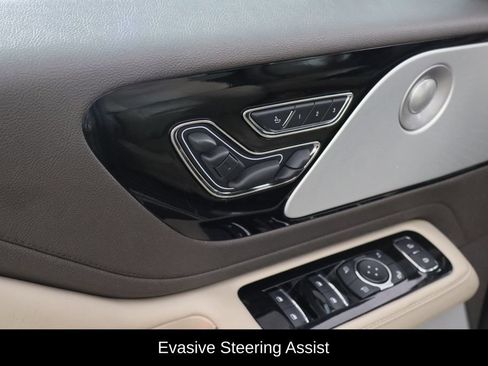 Used 2023 Lincoln Aviator Reserve w/ Equipment Group 201A AWD/4WD image 17