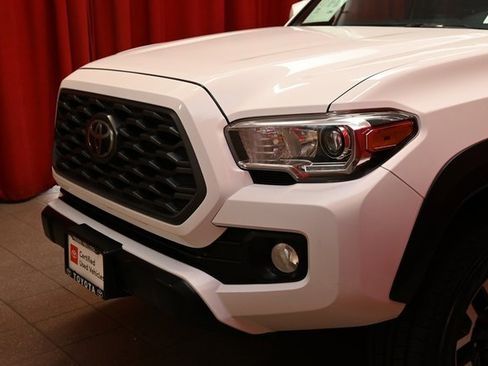 Certified 2020 Toyota Tacoma TRD Off-Road image 17
