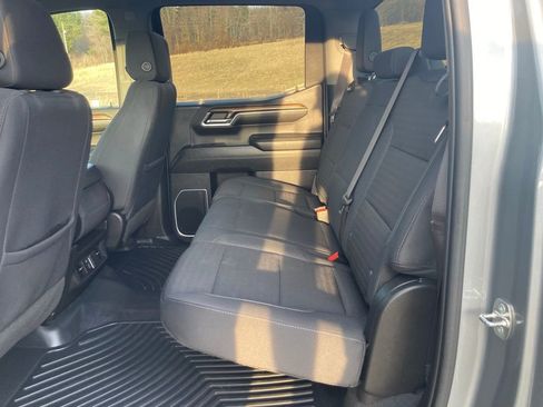 Used 2023 Chevrolet Silverado 1500 LT image 32