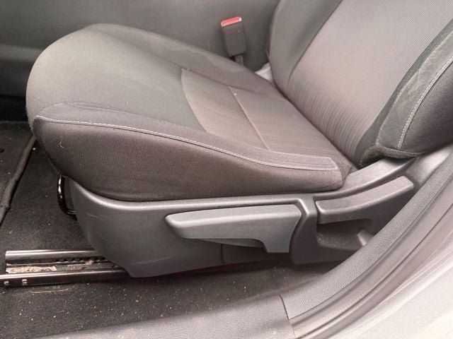 Used 2025 Nissan Sentra SV FWD image 9