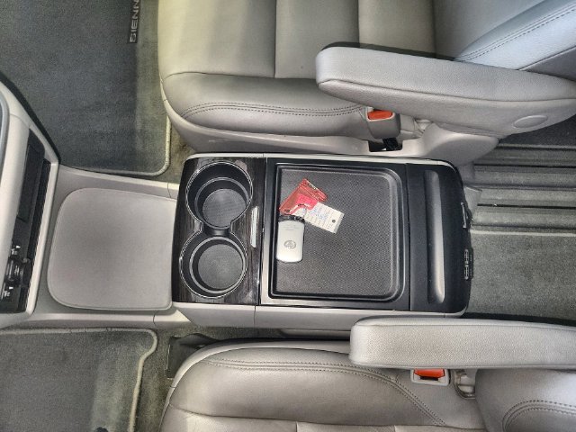 Used 2020 Toyota Sienna XLE w/ XLE Navigation Package FWD image 21