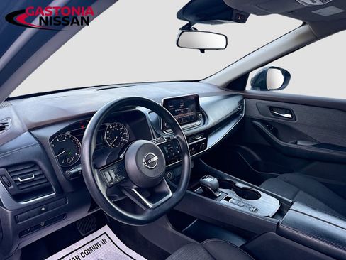 Used 2023 Nissan Rogue SV image 11