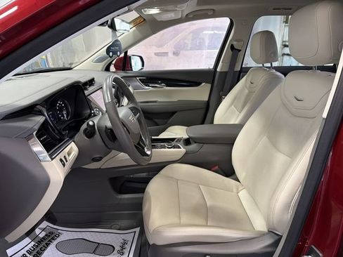 Used 2023 Cadillac XT6 Premium Luxury w/ LPO, Floor Liner Package AWD/4WD image 11