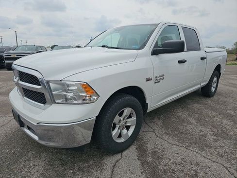Used 2022 RAM 1500 Classic SLT RWD image 4