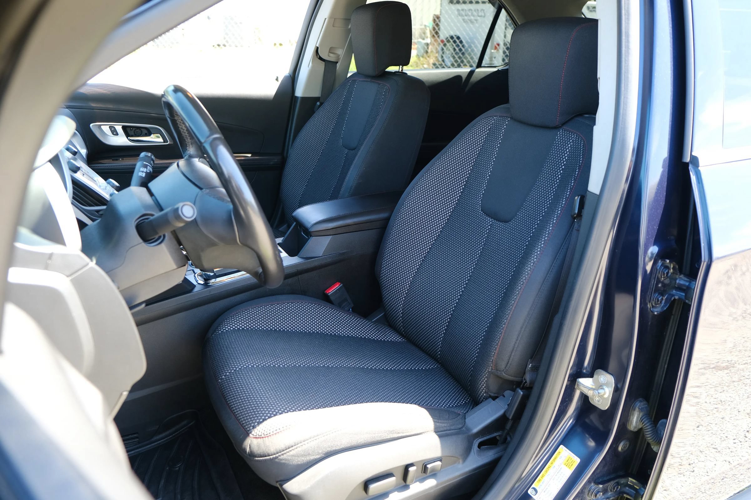 Used 2015 Chevrolet Equinox LT w/ Driver Convenience Package AWD/4WD image 9