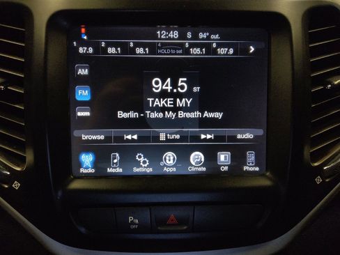 Used 2018 Jeep Cherokee Latitude Plus FWD image 25