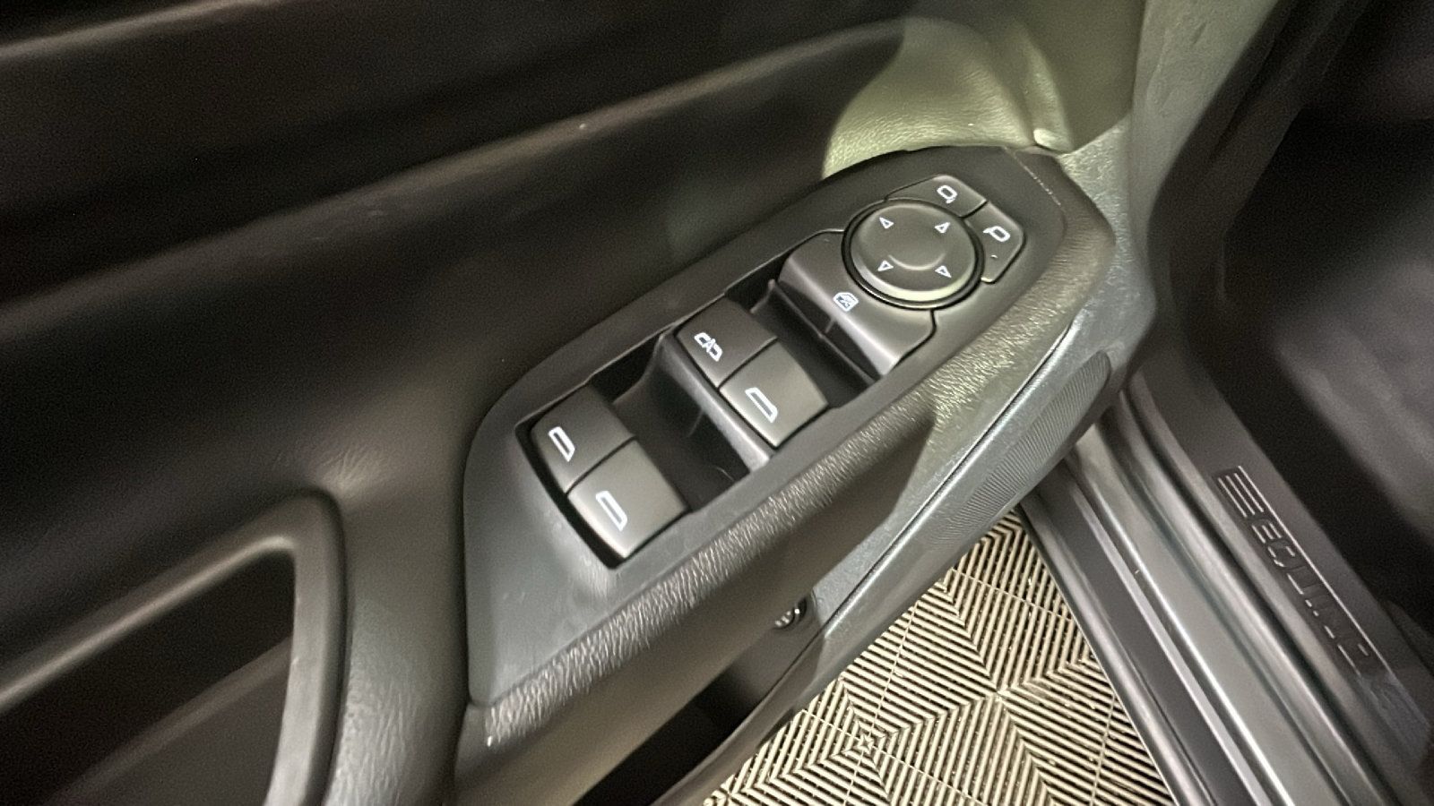 Used 2019 Chevrolet Equinox LT FWD image 13