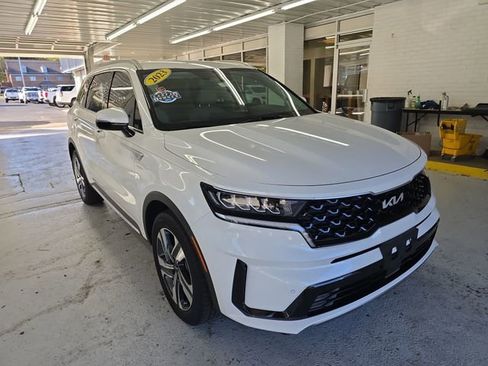 Certified 2023 Kia Sorento EX image 7