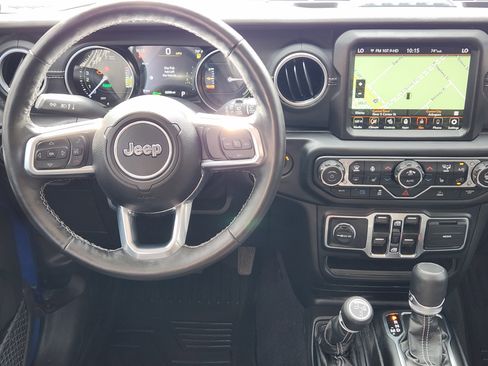 Used 2022 Jeep Wrangler Unlimited Sahara w/ Cold Weather Group AWD/4WD image 20