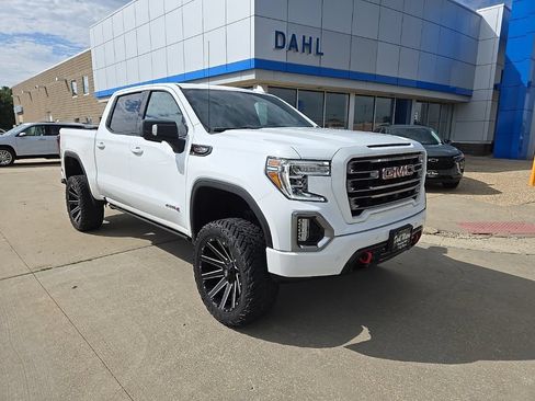 Used 2021 GMC Sierra 1500 AT4 w/ AT4 Premium Package AWD/4WD image 2