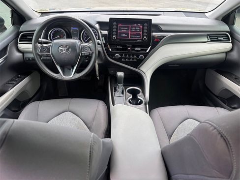 Used 2021 Toyota Camry LE image 27