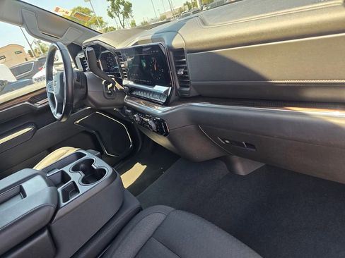 Used 2025 Chevrolet Silverado 1500 LT RWD image 23