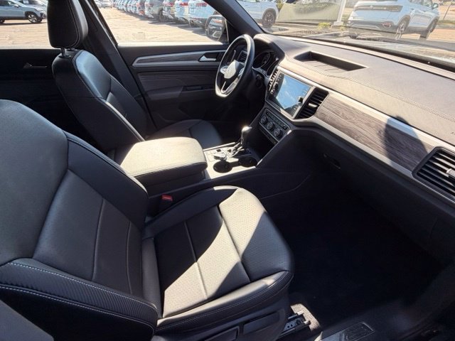 Certified 2021 Volkswagen Atlas Cross Sport SE FWD image 14