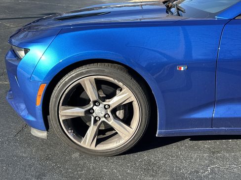 Used 2017 Chevrolet Camaro SS image 6