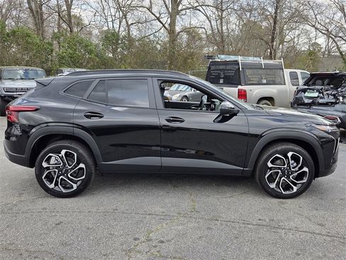 New 2026 Chevrolet Trax RS w/ Sunroof Package image 13