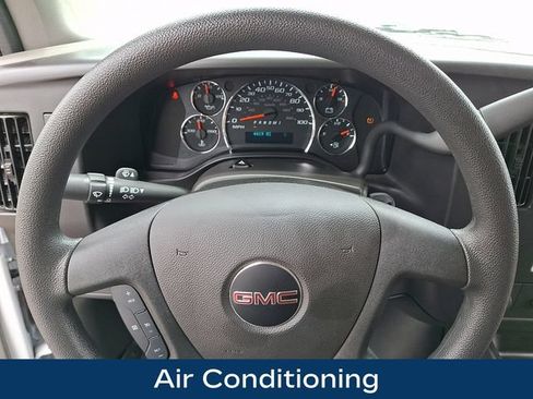 Used 2025 GMC Savana 3500 LT w/ LT Preferred Equipment Group RWD image 4