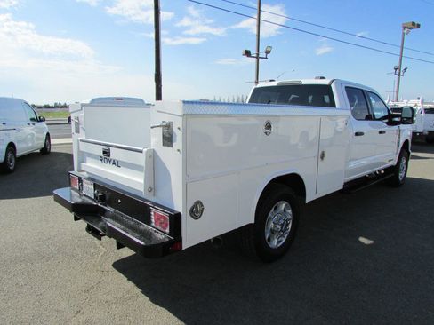 Used 2025 Ford F350 XLT image 11