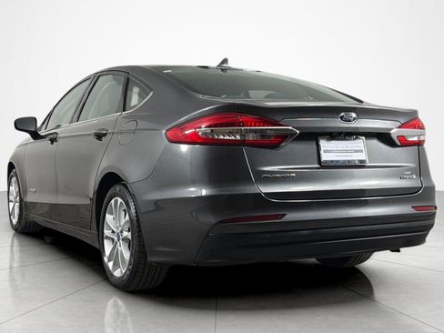 Used 2019 Ford Fusion SE FWD image 3
