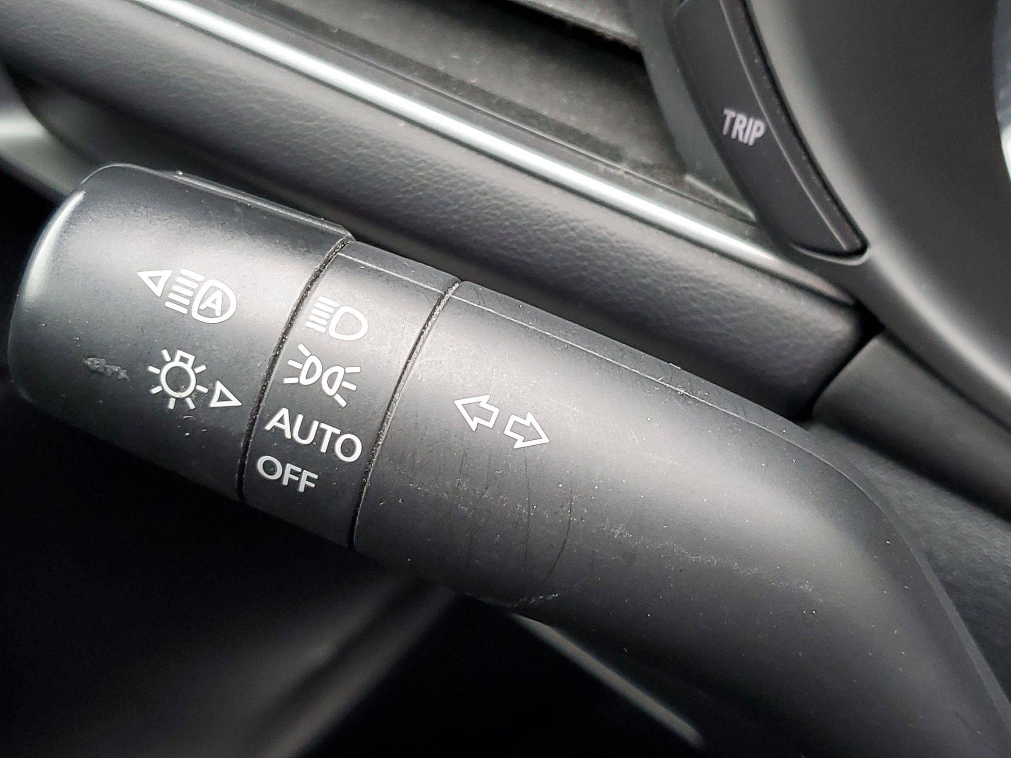 Used 2024 MAZDA MAZDA3 s FWD image 10