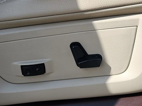 Certified 2016 RAM 1500 Laramie w/ Convenience Group image 33