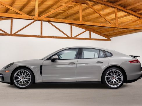 Used 2018 Porsche Panamera 4 AWD/4WD image 2