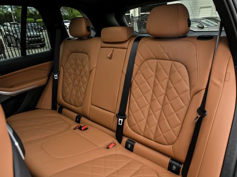 Used 2025 BMW X5 M60i w/ Climate Comfort Package AWD/4WD image 33