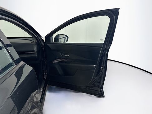 Used 2023 Nissan Ariya FWD image 35