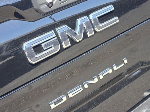 Used 2025 GMC Sierra 1500 Denali Ultimate image 13