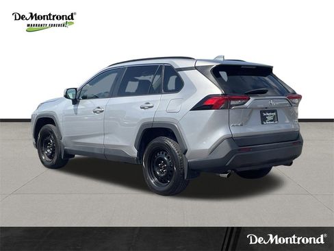 Used 2021 Toyota RAV4 LE image 7